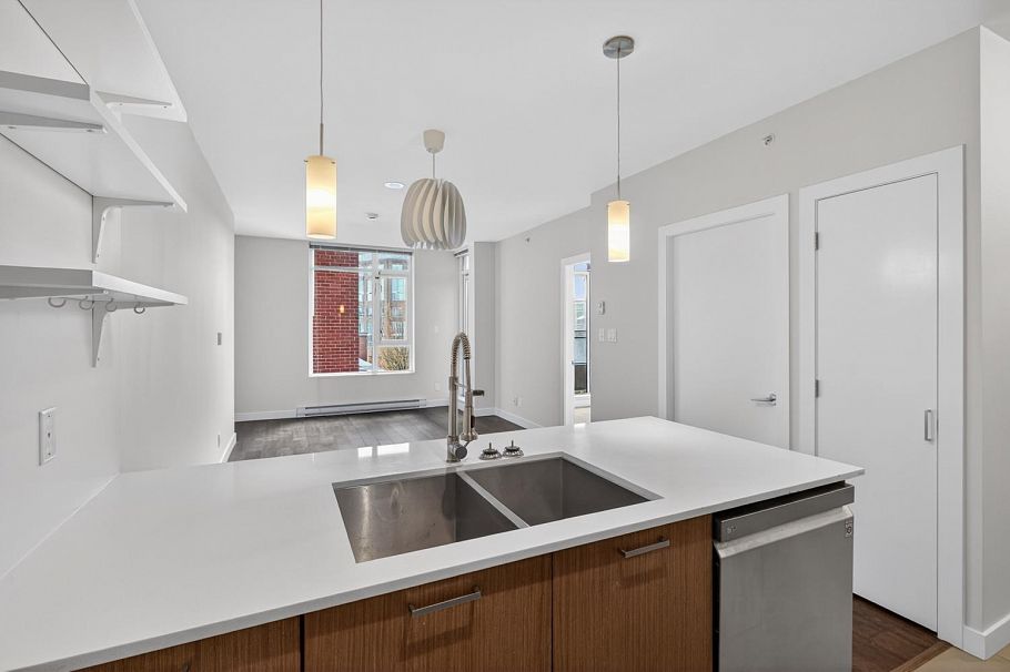 501 2321 Scotia Street Vancouver, BC - 6