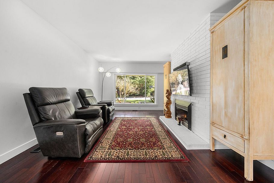 2195 Cortell Street North Vancouver, BC - 6