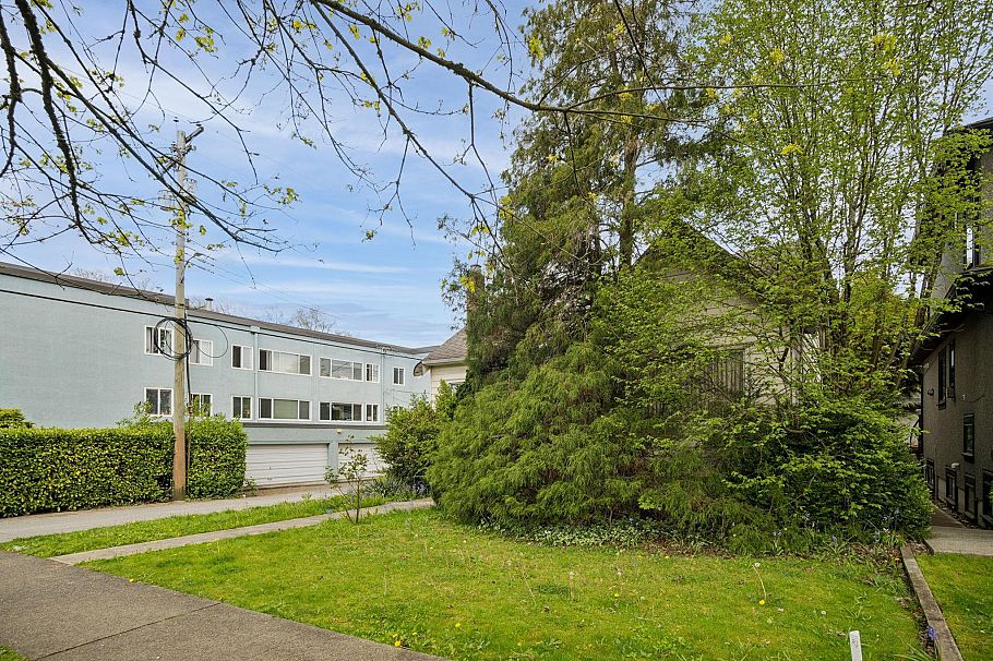 481 West 21st Avenue Vancouver, BC - 3