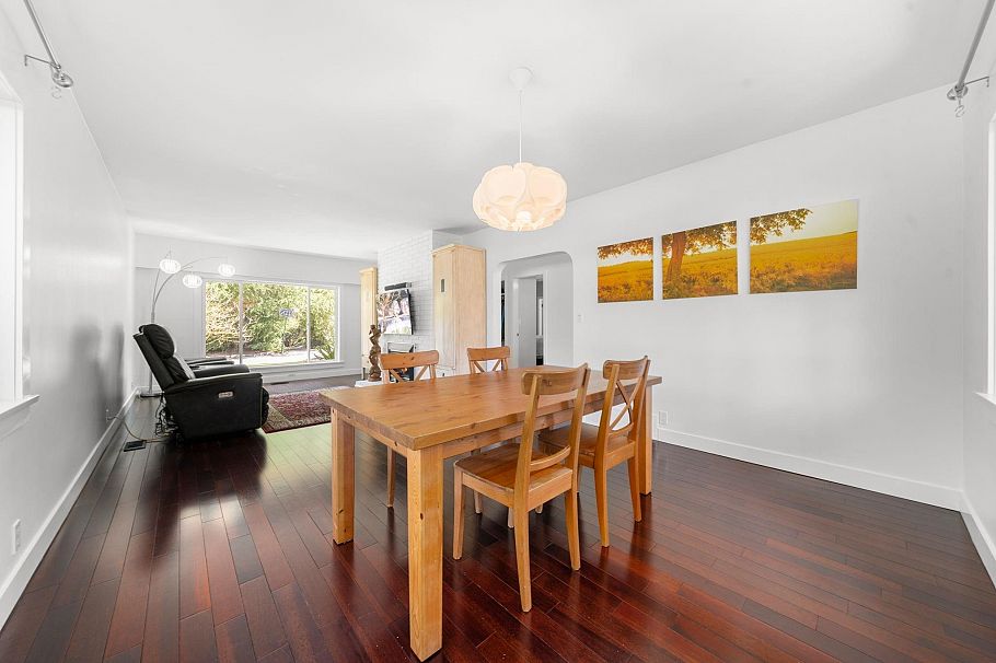 2195 Cortell Street North Vancouver, BC - 13