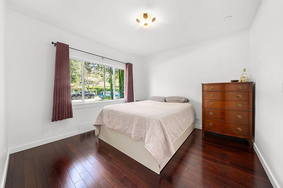 2195 Cortell Street North Vancouver, BC - 29