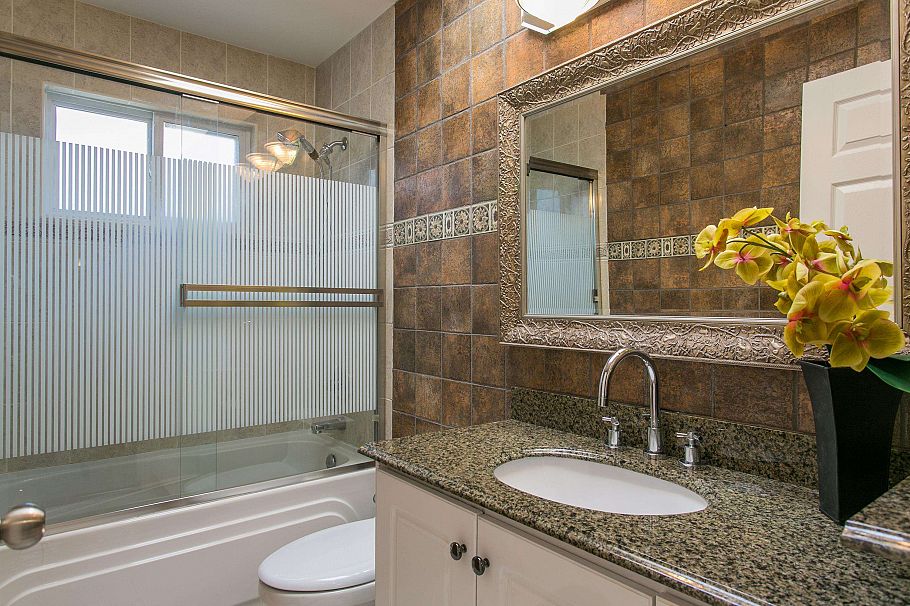 915 E 23rd Avenue Vancouver, BC - 15