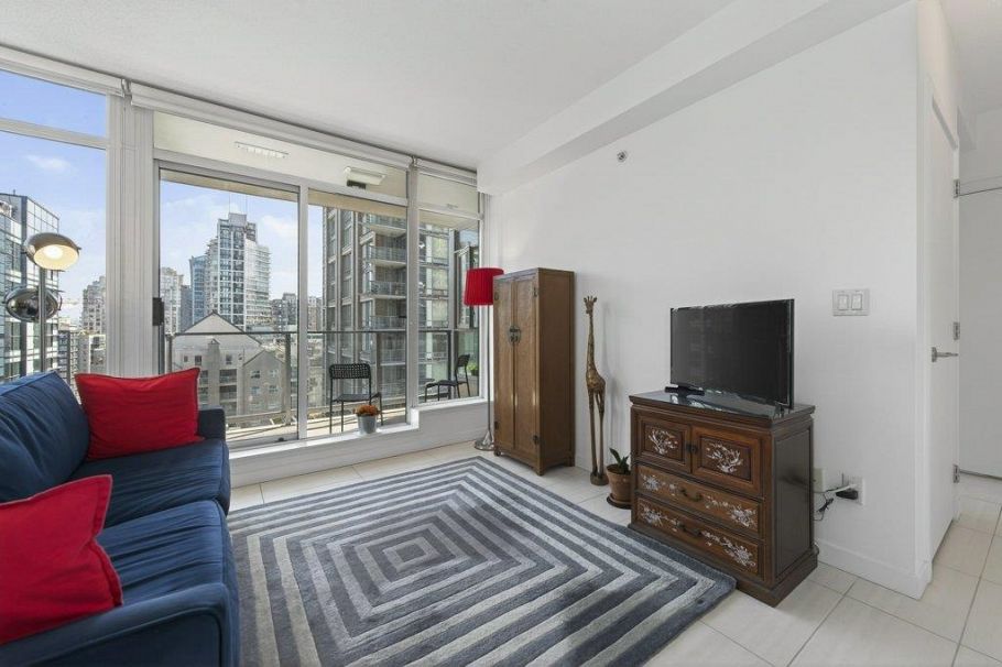 902 1252 Hornby Street Vancouver, BC - 2