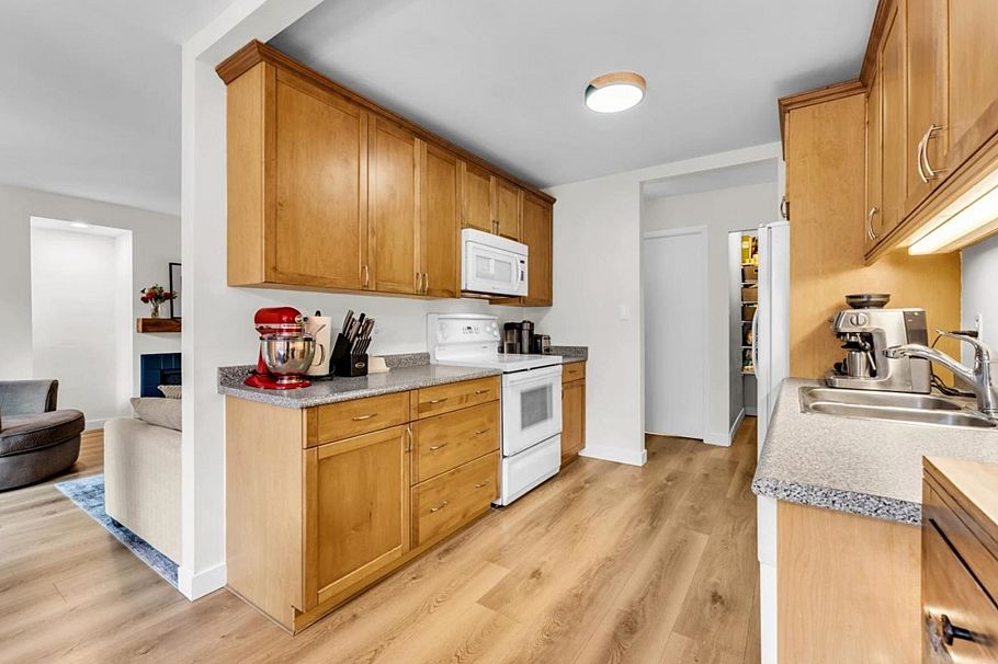 102 1935 W 1st Avenue Vancouver, BC - 14