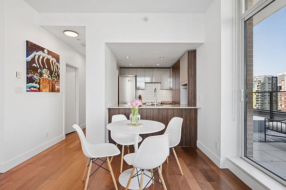 1906 1088 Richards Street Vancouver, BC - 11