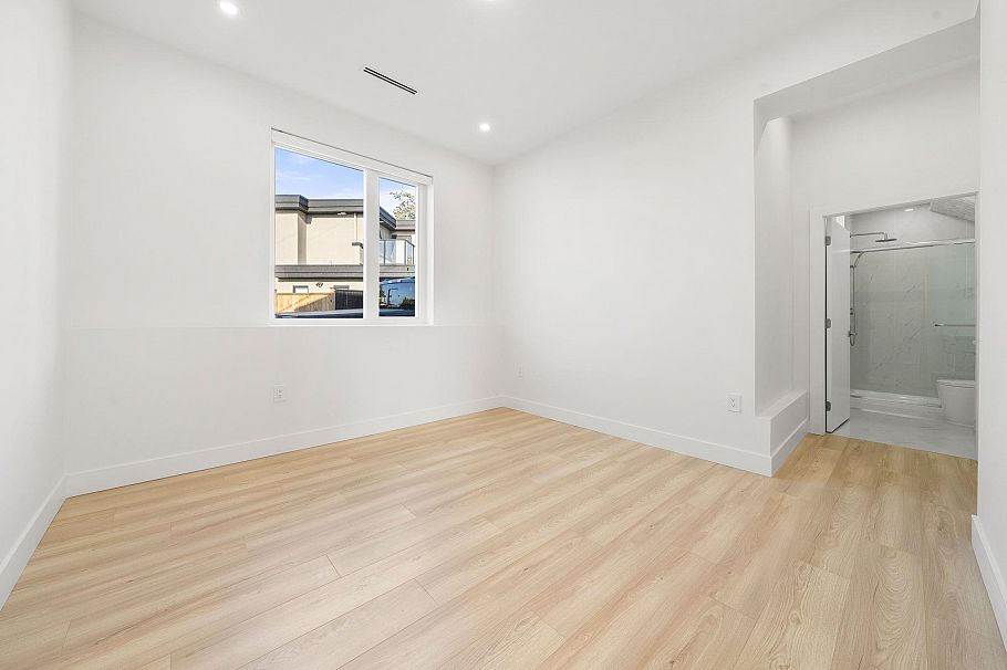 2 3583 Haida Drive Vancouver, BC - 34