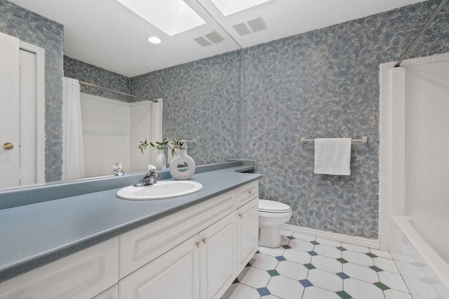 1659 Orkney Place North Vancouver, BC - 30