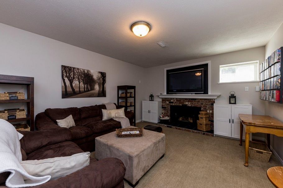 895 E 12th Street North Vancouver, BC - 21