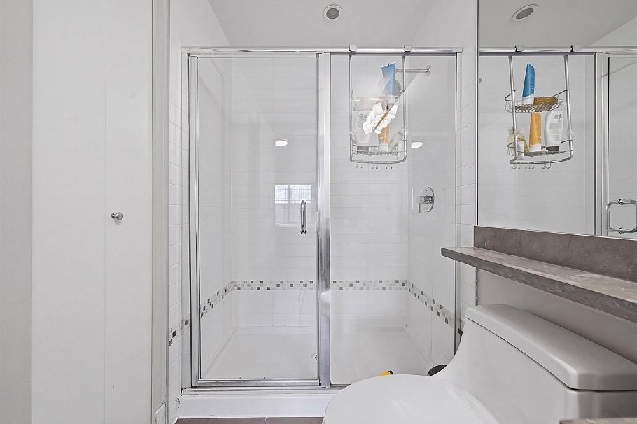 204 1273 Marine Drive North Vancouver, BC - 19