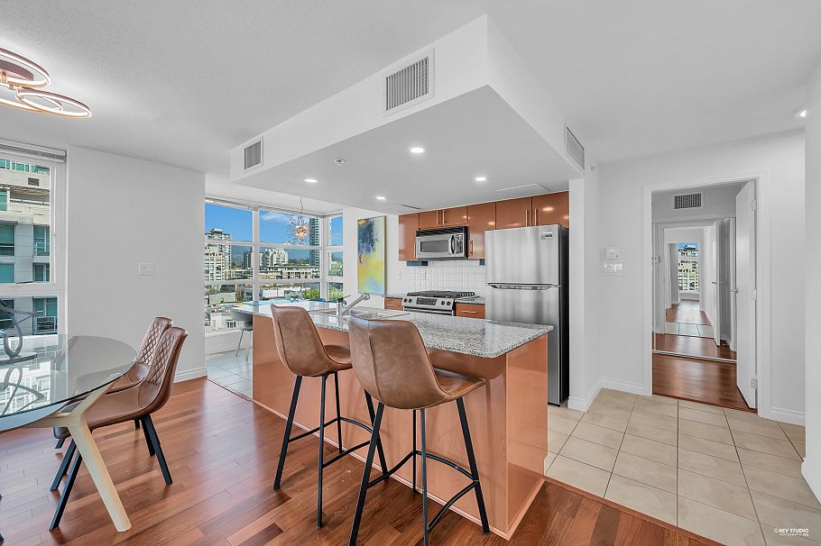 1206 188 E Esplanade North Vancouver, BC - 10