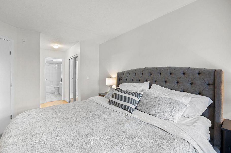 113 147 E 1st Street North Vancouver, BC - 14