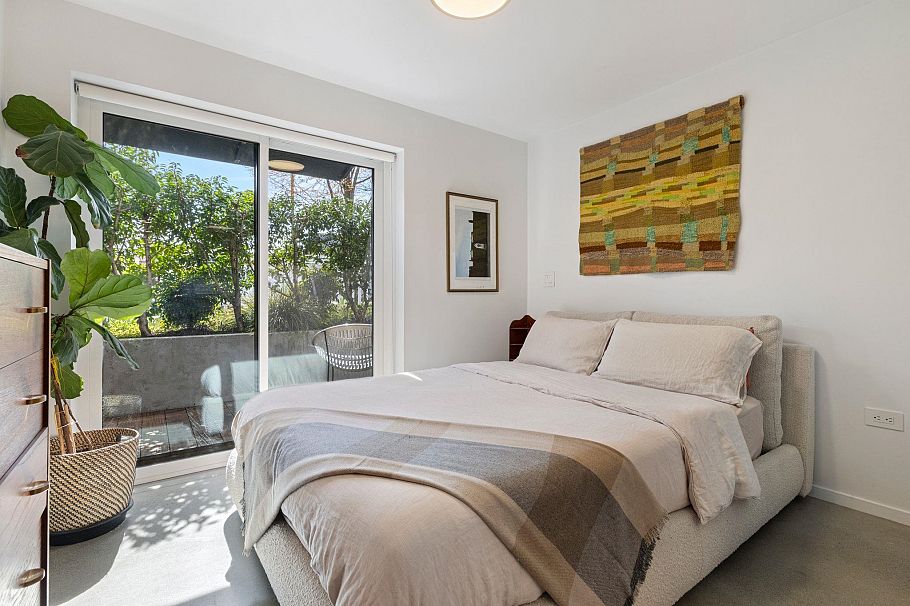 2333 Napier Street Vancouver, BC - 27