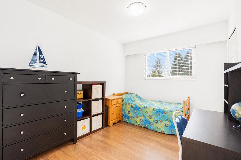 4072 Violet Street North Vancouver, BC - 20