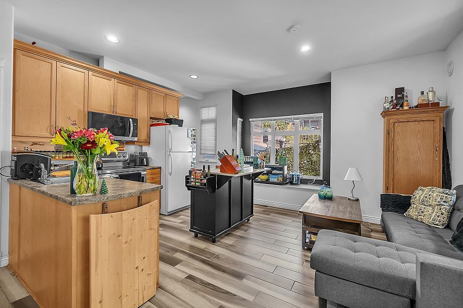 786 W 17th Street North Vancouver, BC - 26