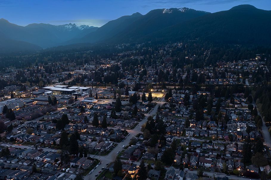 315 E 20th Street North Vancouver, BC - 37