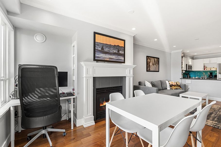 105 365 E 1st Street North Vancouver, BC - 12