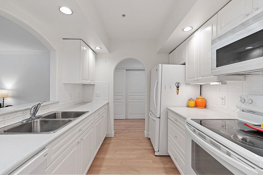 103 1145 E 29th Street North Vancouver, BC - 14