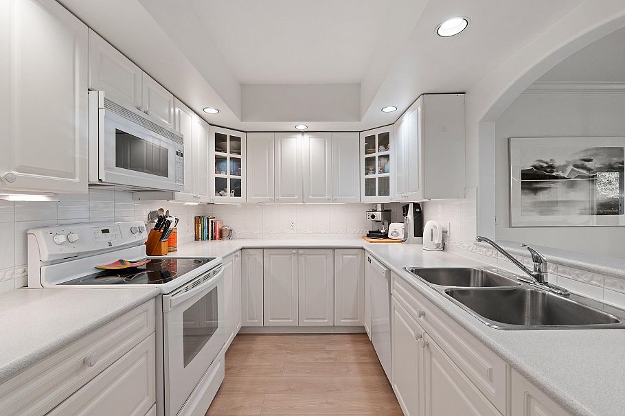 103 1145 E 29th Street North Vancouver, BC - 12