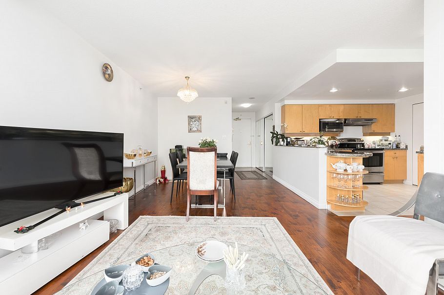 1201 1228 Marinaside Crescent Vancouver, BC - 4