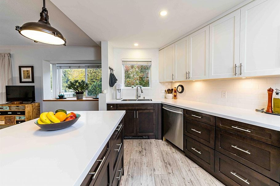 401 2295 Pandora Street Vancouver, BC - 1