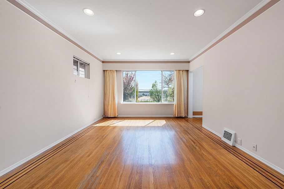 153 SE Marine Drive Vancouver, BC - 6