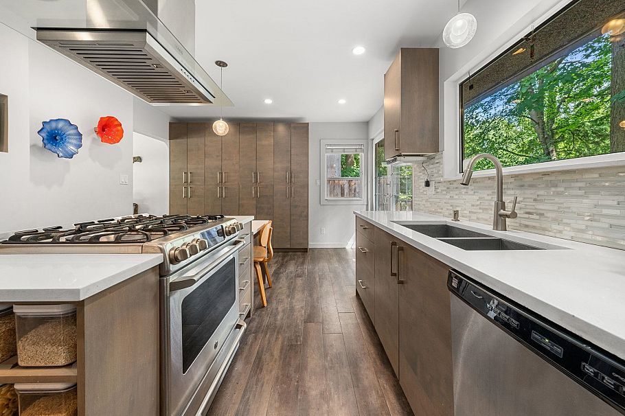 2010 Mackay Avenue North Vancouver, BC - 11