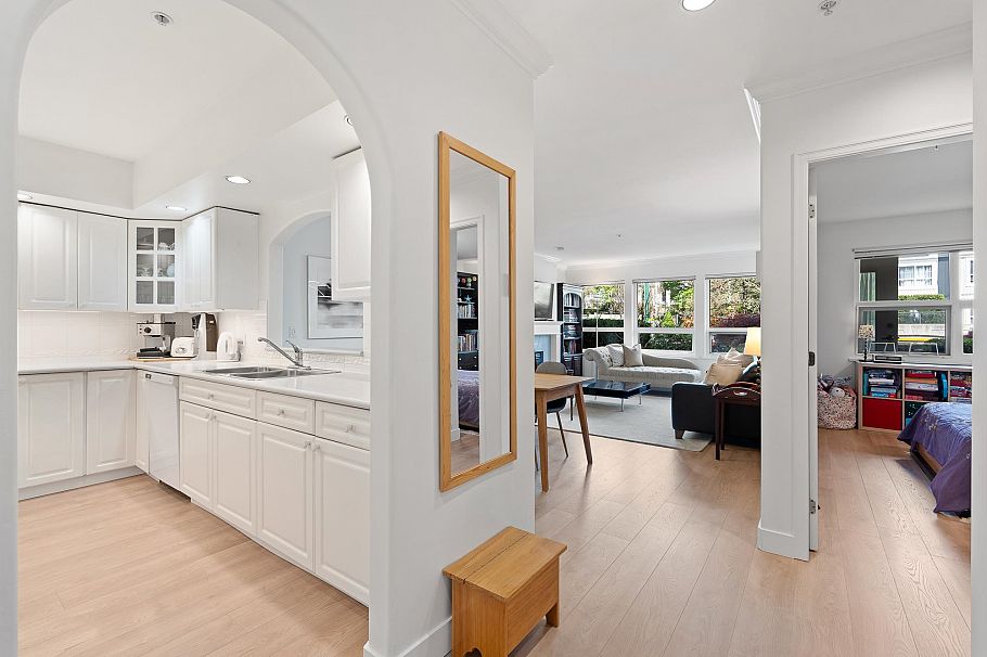 103 1145 E 29th Street North Vancouver, BC - 9