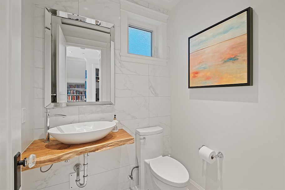 1008 E 14th Avenue Vancouver, BC - 5