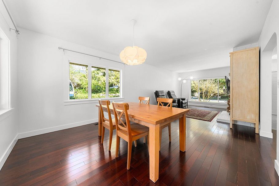 2195 Cortell Street North Vancouver, BC - 14