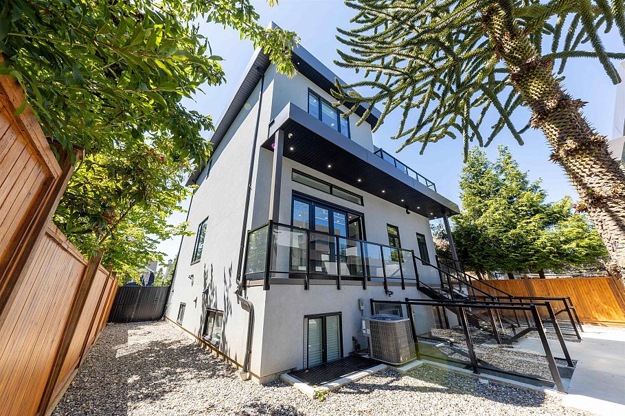 3587 Mayfair Avenue Vancouver, BC - 32