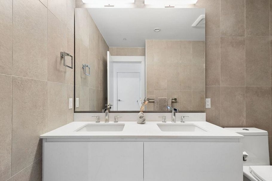 107 715 W 15th Street North Vancouver, BC - 18