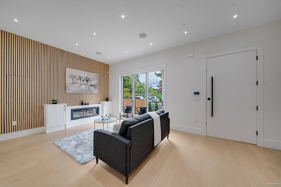 1 4463 Walden Street Vancouver, BC - 2