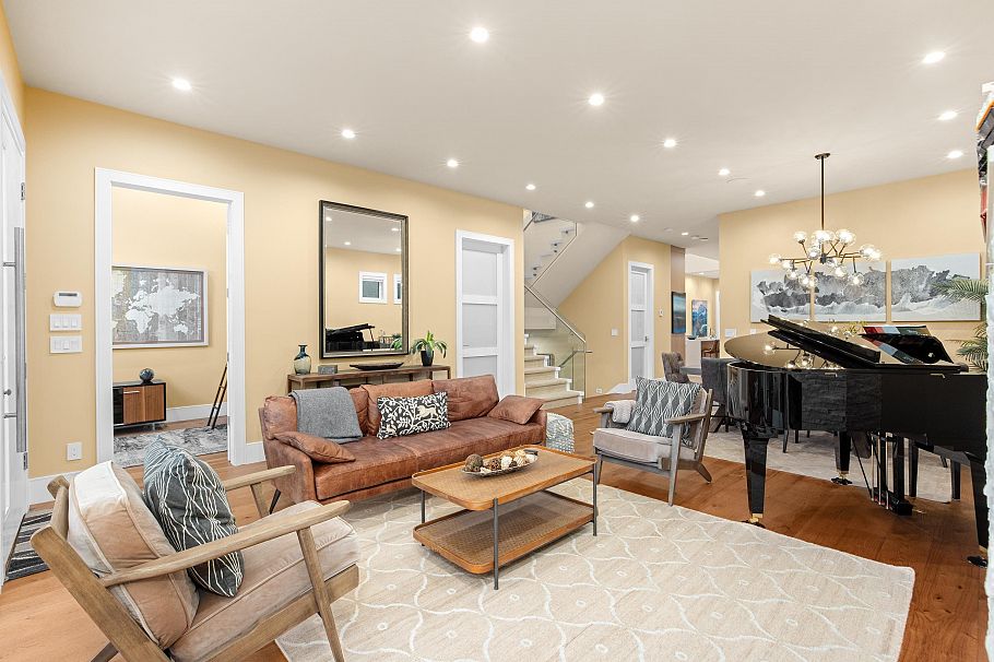 315 E 20th Street North Vancouver, BC - 6