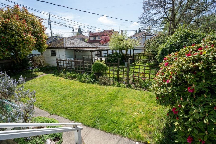 2396 W 18th Avenue Vancouver, BC - 35