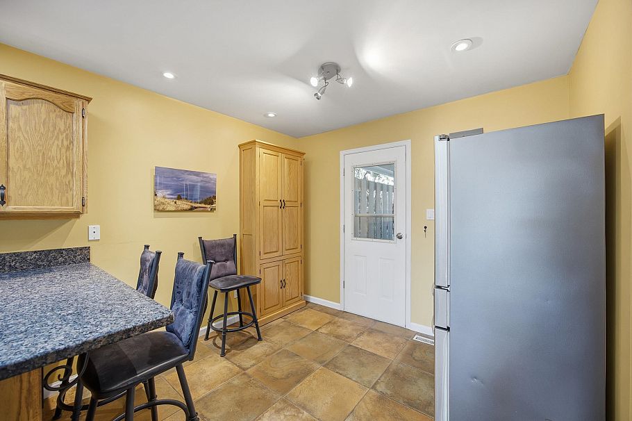 4057 Marine Drive Burnaby, BC - 12