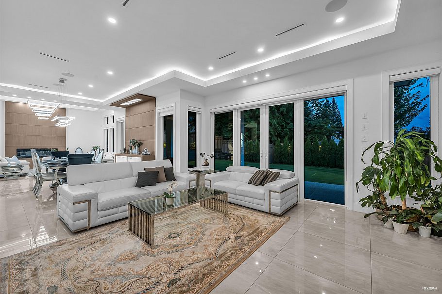 929 Canyon Boulevard North Vancouver, BC - 9