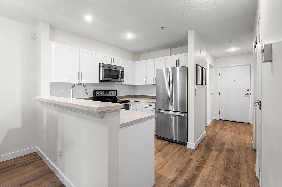 113 147 E 1st Street North Vancouver, BC - 5