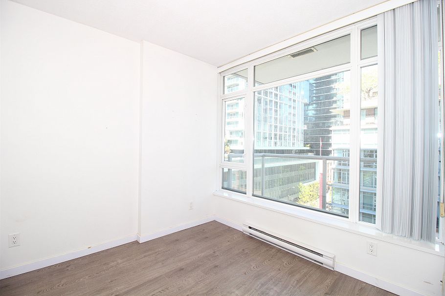 703 480 Robson Street Vancouver, BC - 7