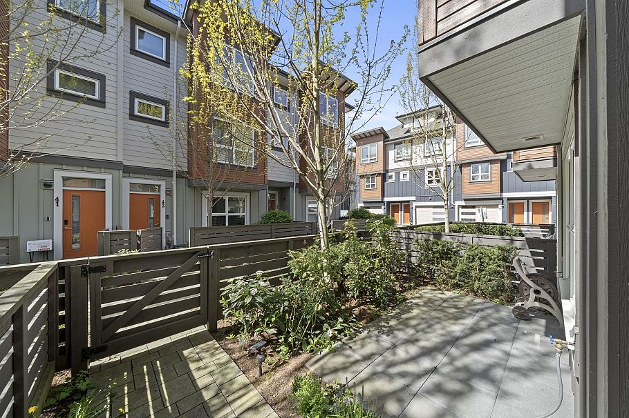 31 10311 River Drive Richmond, BC - 2