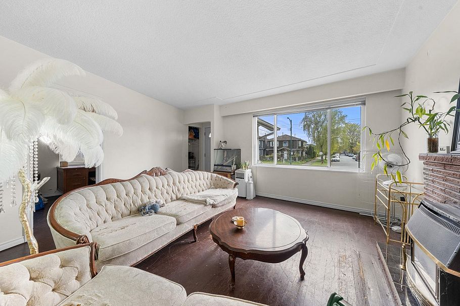 339 E 41st Avenue Vancouver, BC - 11