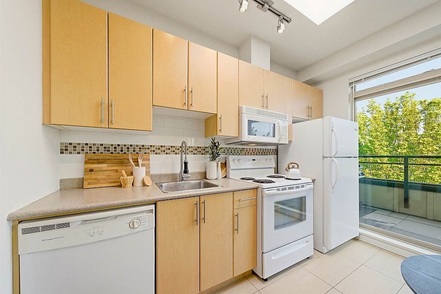PH17 688 E 17th Avenue Vancouver, BC - 11