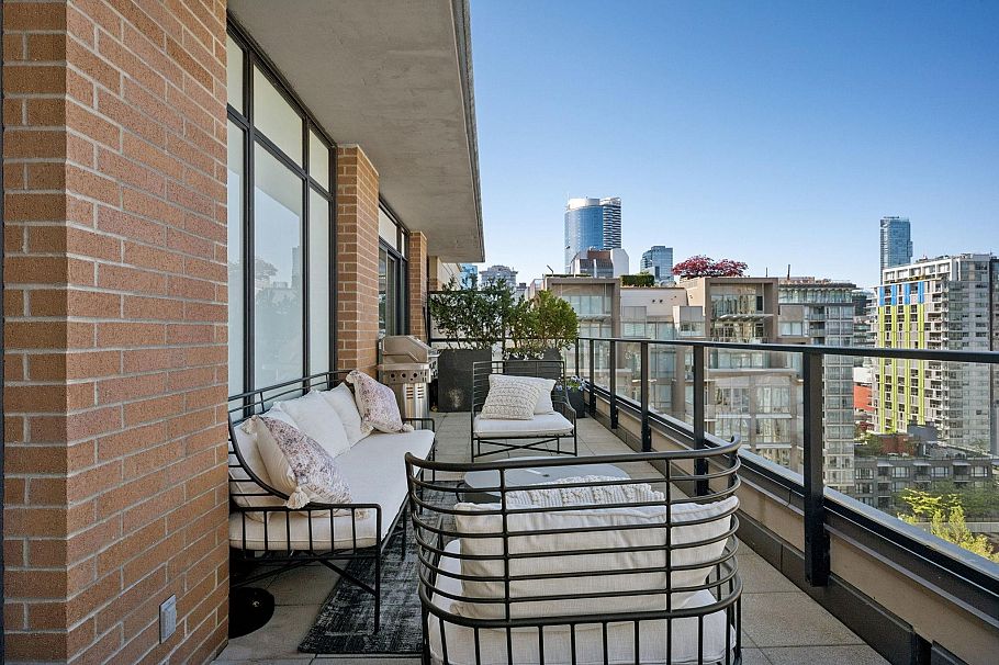 1906 1088 Richards Street Vancouver, BC - 3