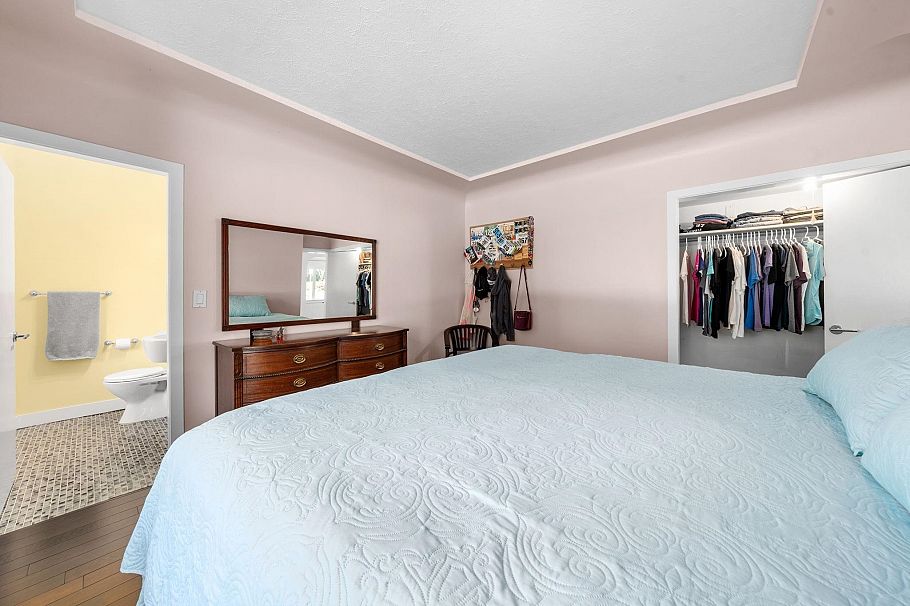 2195 Cortell Street North Vancouver, BC - 34