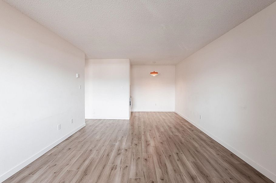 329 710 E 6th Avenue Vancouver, BC - 4