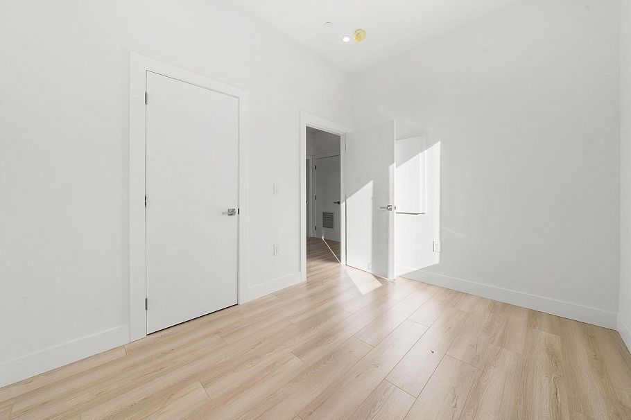 2 3583 Haida Drive Vancouver, BC - 32