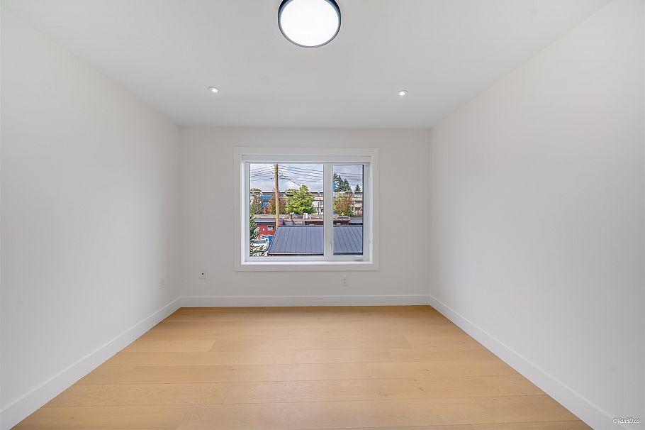 2 4463 Walden Street Vancouver, BC - 20