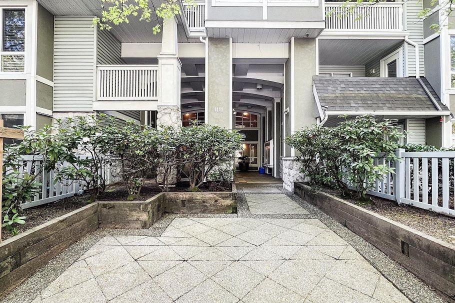 306 1111 Lynn Valley Road North Vancouver, BC - 3