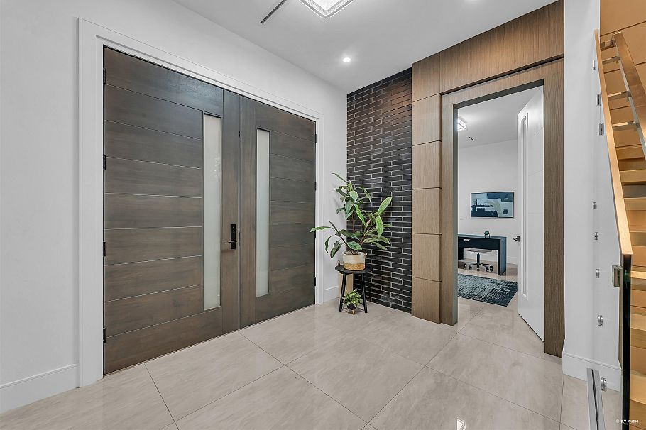 929 Canyon Boulevard North Vancouver, BC - 5