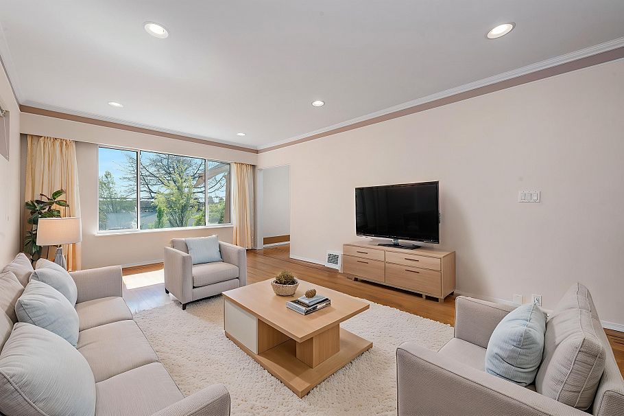 153 SE Marine Drive Vancouver, BC - 2