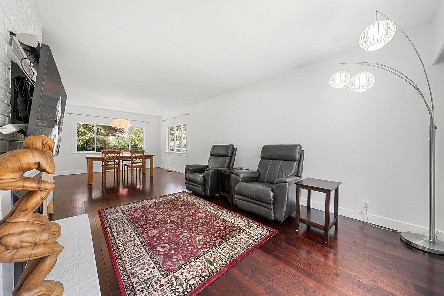 2195 Cortell Street North Vancouver, BC - 8